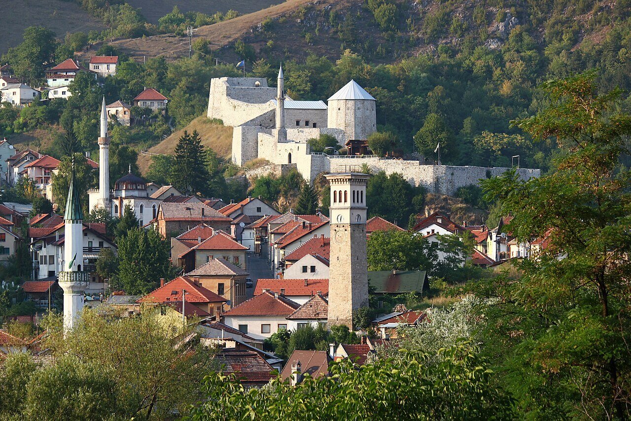 Travnik · Old town and mountain backdrop